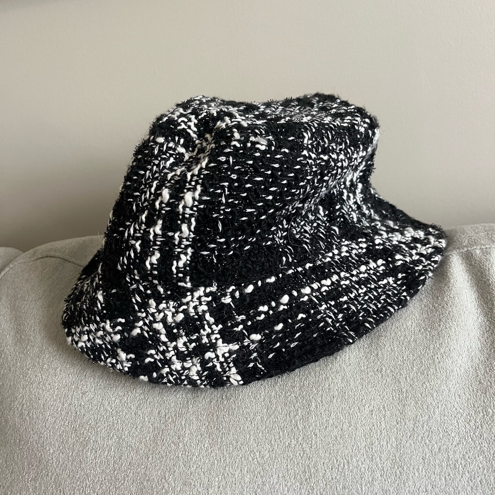 H&M Monochrome Textured Bucket Hat
